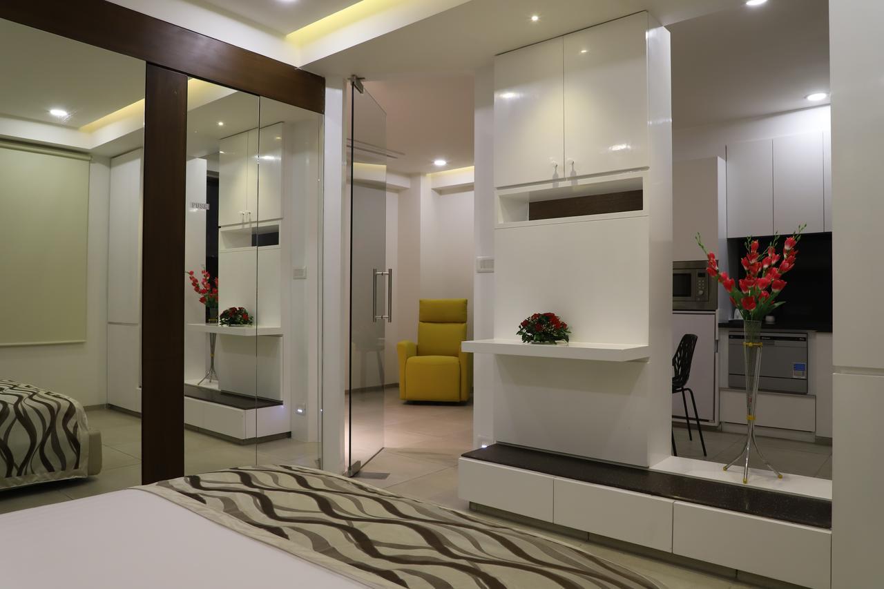 Ebony Residency Hotel Ahmedabad Eksteriør billede