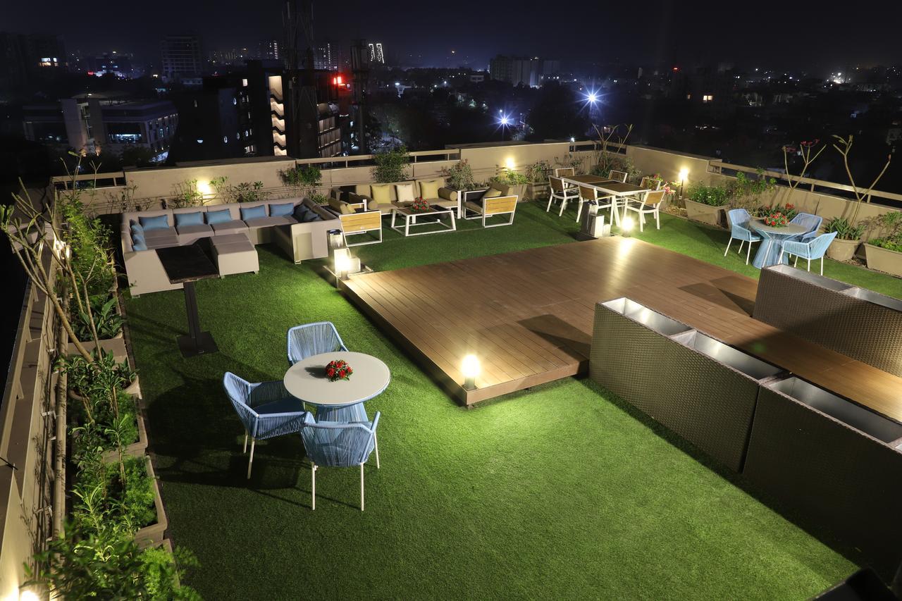 Ebony Residency Hotel Ahmedabad Eksteriør billede