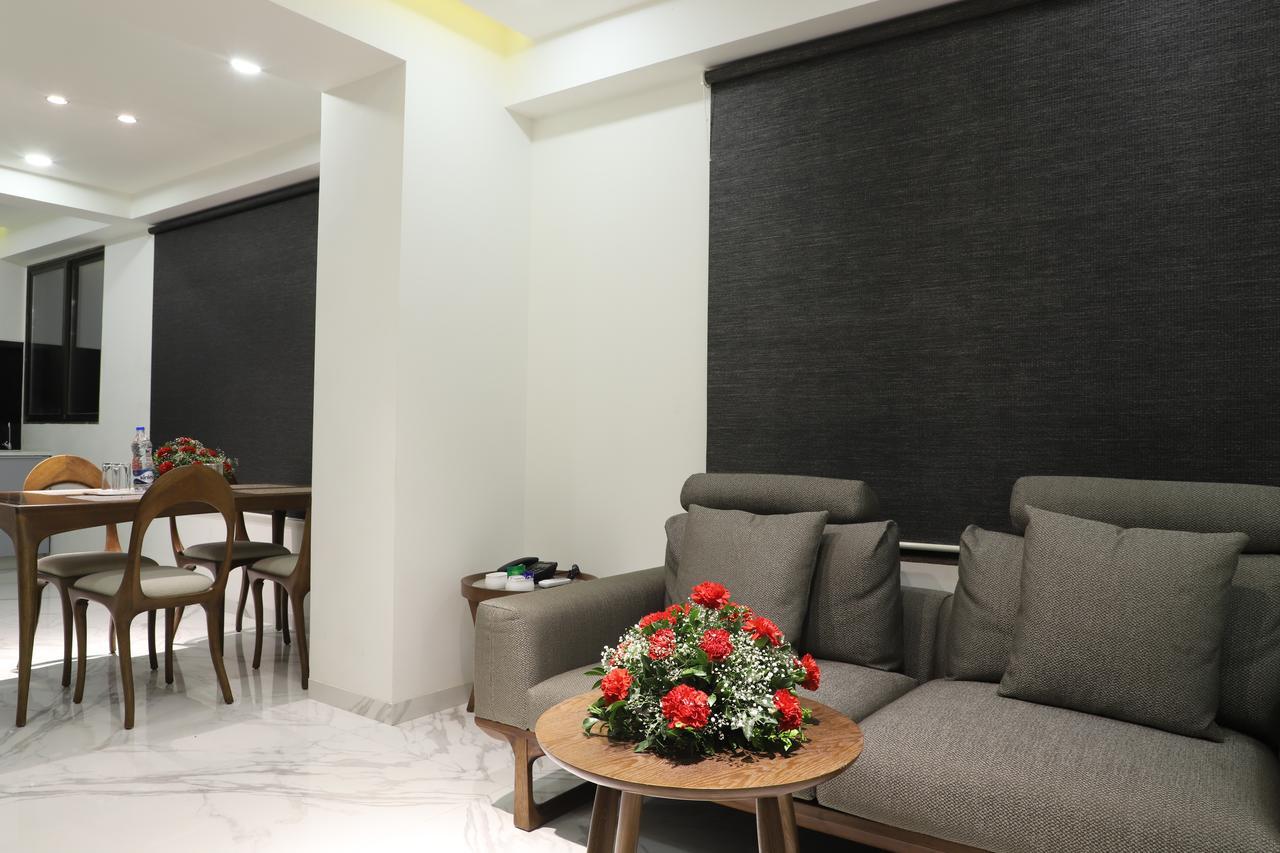 Ebony Residency Hotel Ahmedabad Eksteriør billede