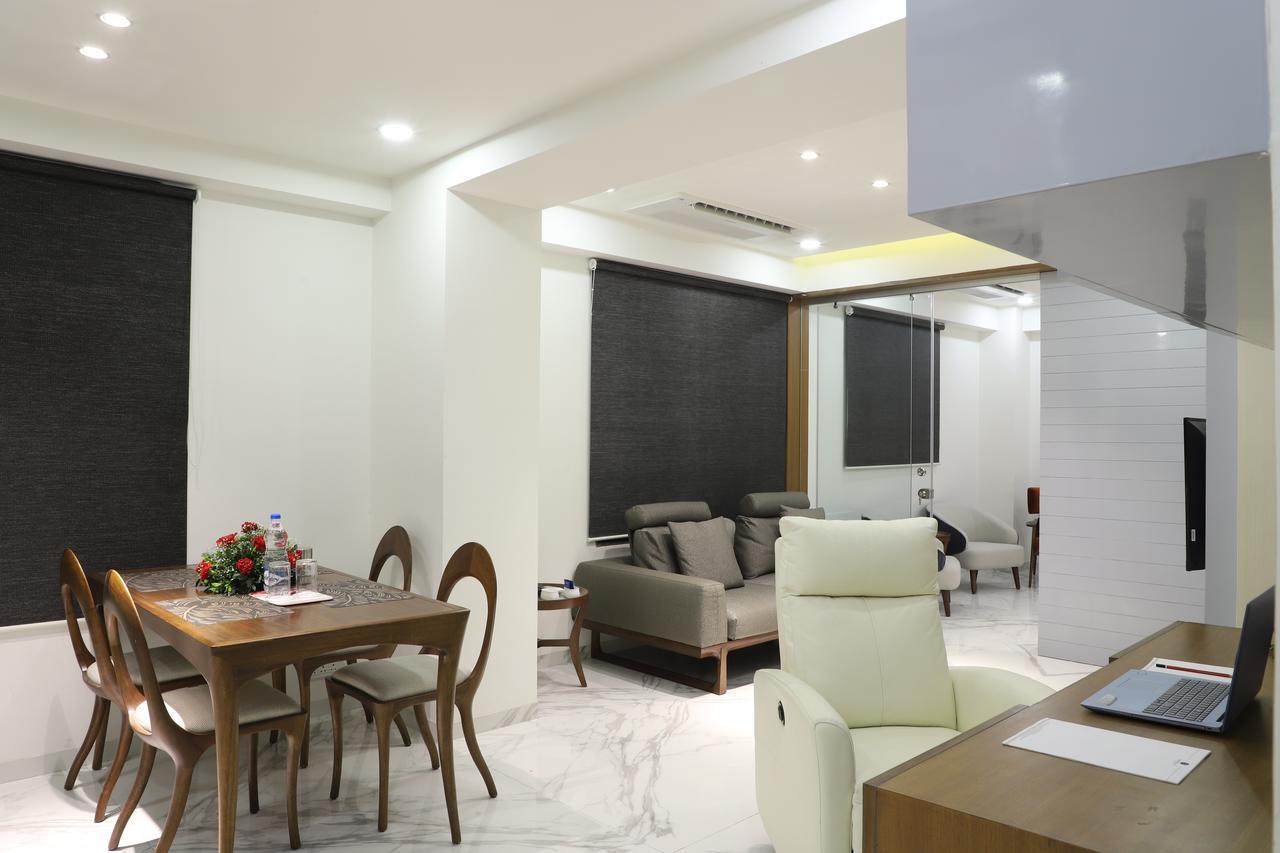Ebony Residency Hotel Ahmedabad Eksteriør billede