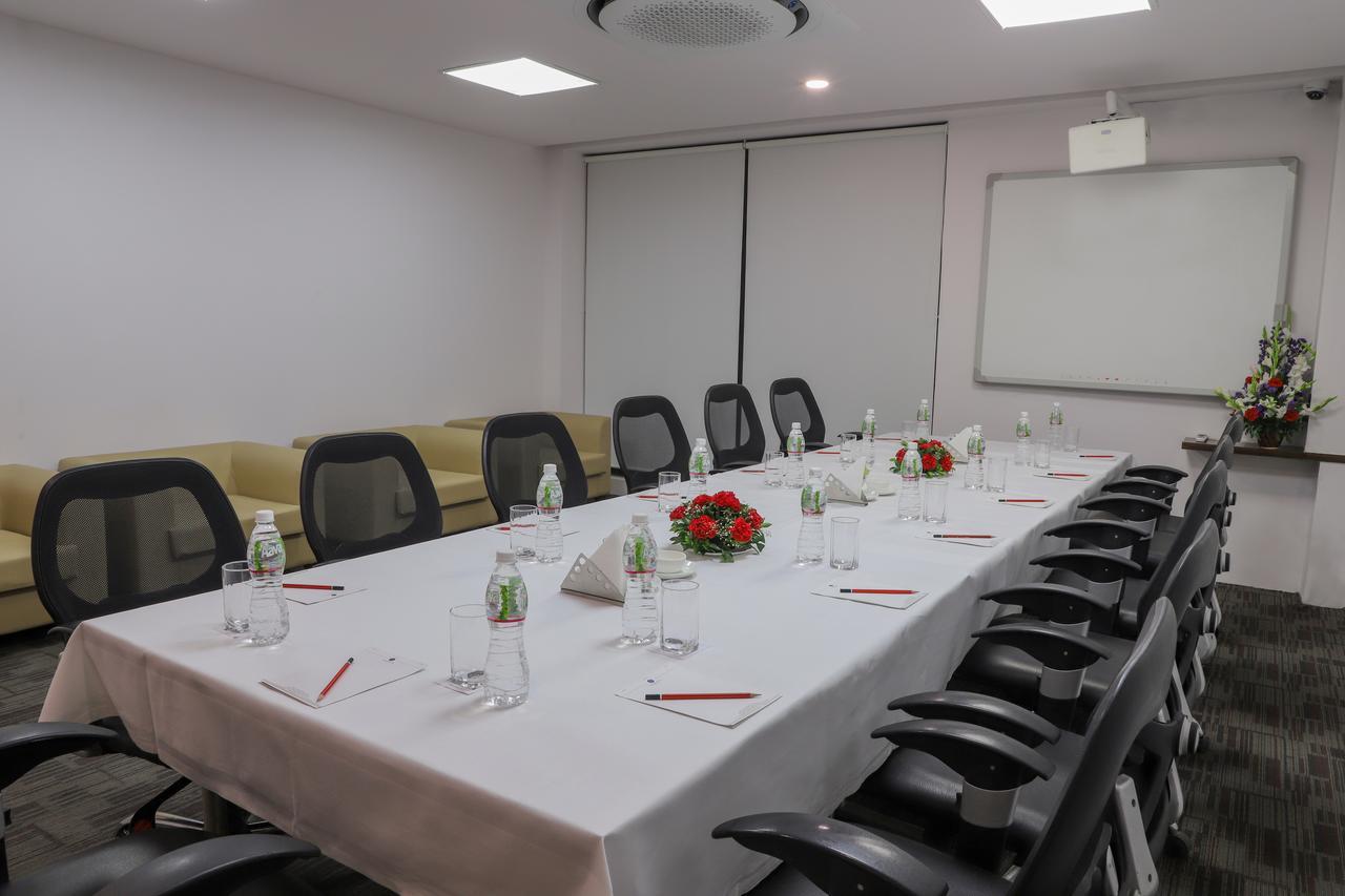 Ebony Residency Hotel Ahmedabad Eksteriør billede