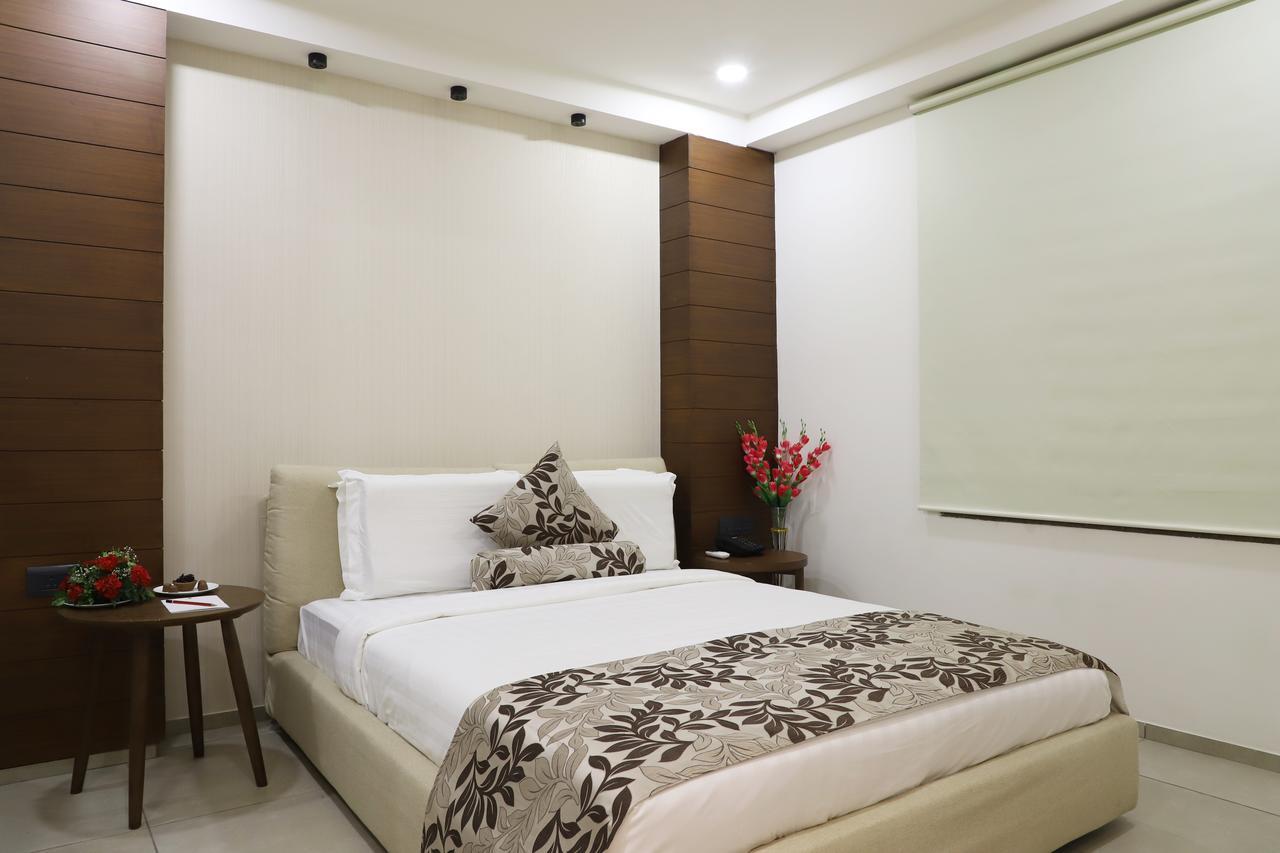 Ebony Residency Hotel Ahmedabad Eksteriør billede