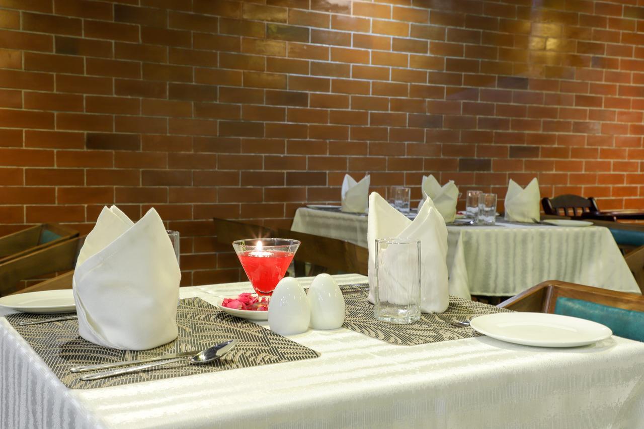 Ebony Residency Hotel Ahmedabad Eksteriør billede