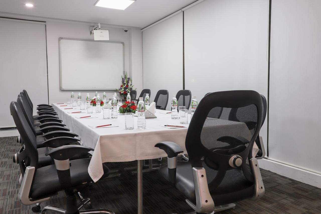 Ebony Residency Hotel Ahmedabad Eksteriør billede